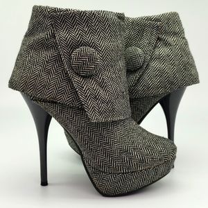 Charlotte Russe size 7 Black/Gray Pre-Owned Heels